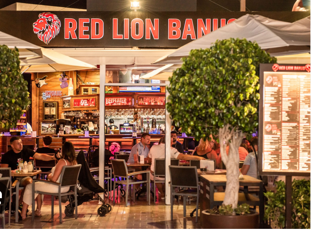 Restaurante Red Lion Banus — Ambiente