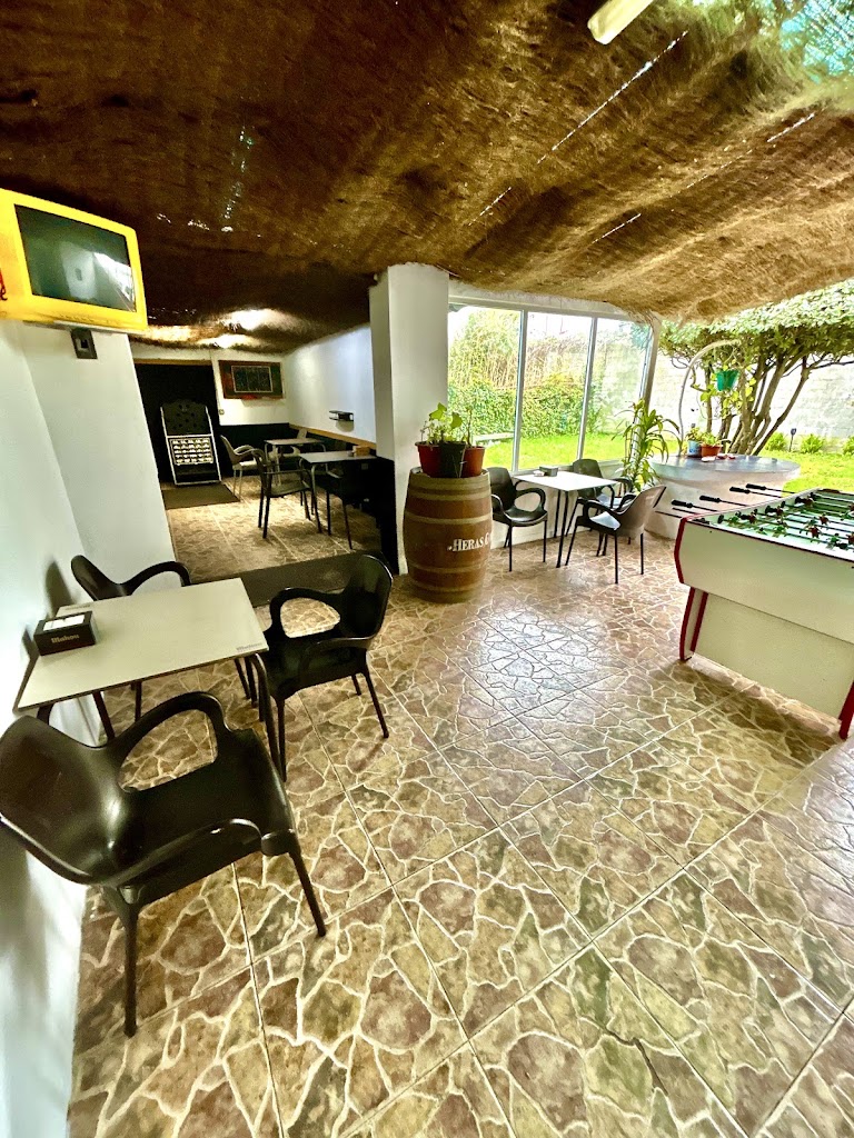 Cafe Bar Aqui — Ambiente