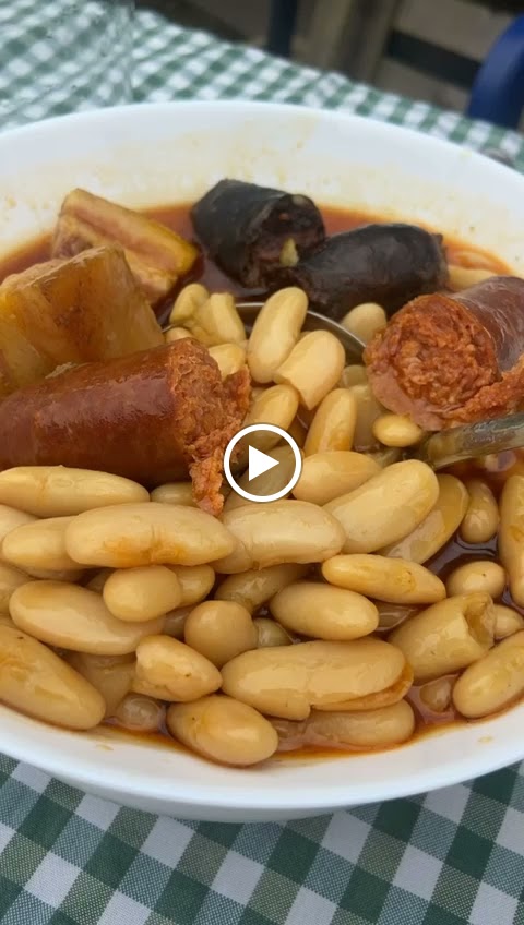BAR CAFETERIA EL BOSQUE — Videos