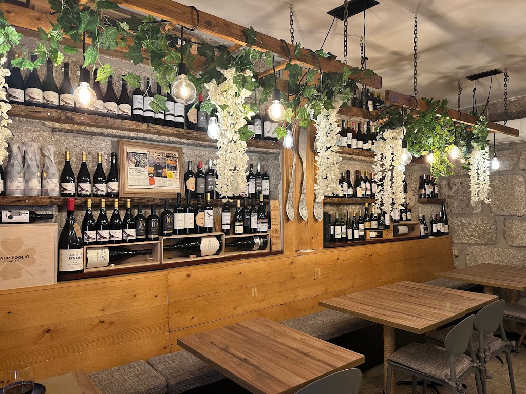 Fronteira Gastrobar-Tapas Wines Gins