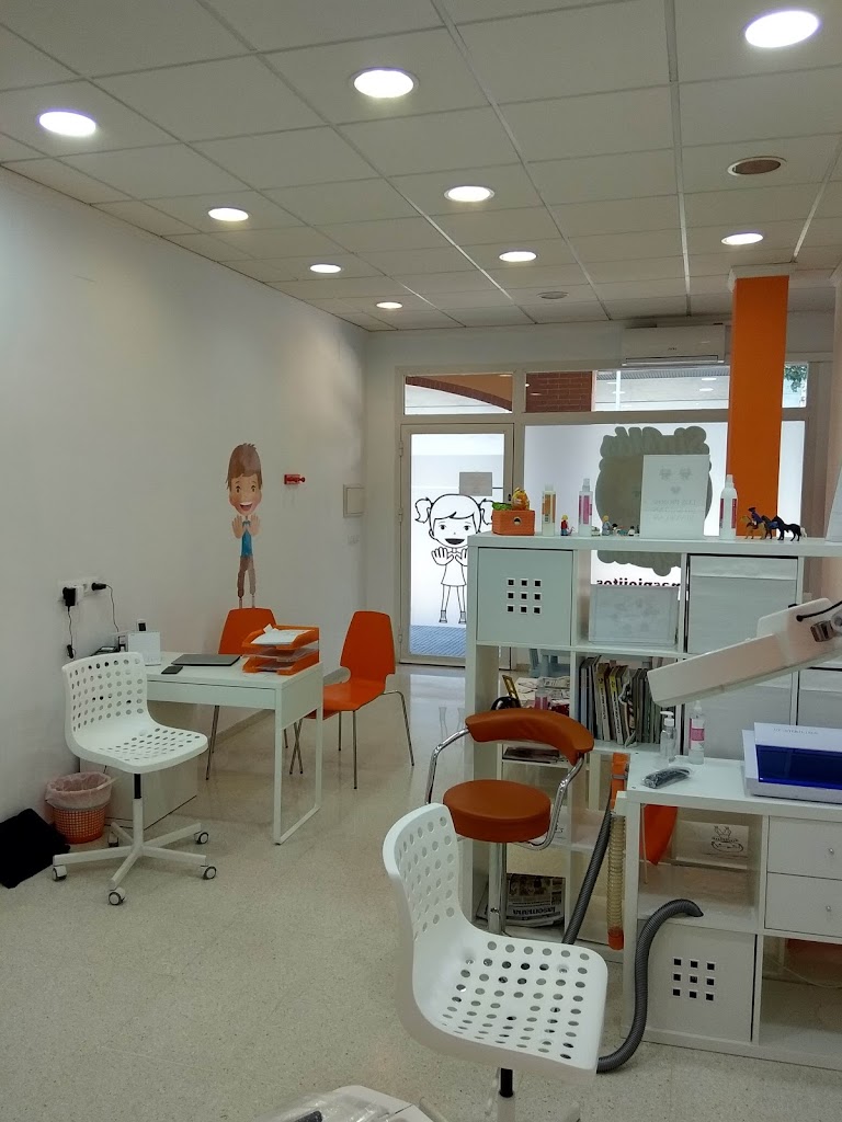 Sin Mas Piojitos Dos Hermanas — Interior