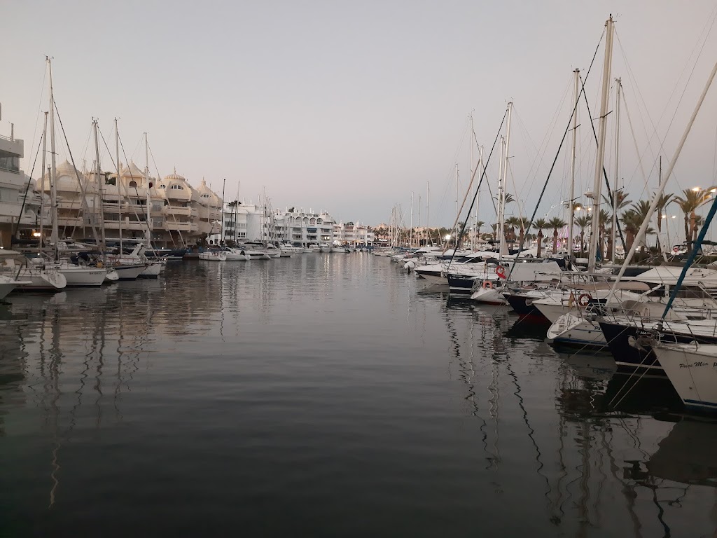 Aparcamiento Puerto Marina