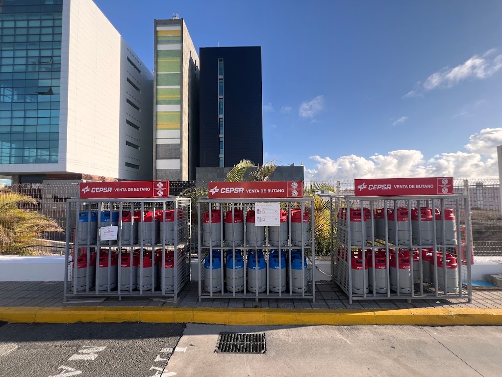 Estacion de servicio Moeve, antes Cepsa — Del propietario
