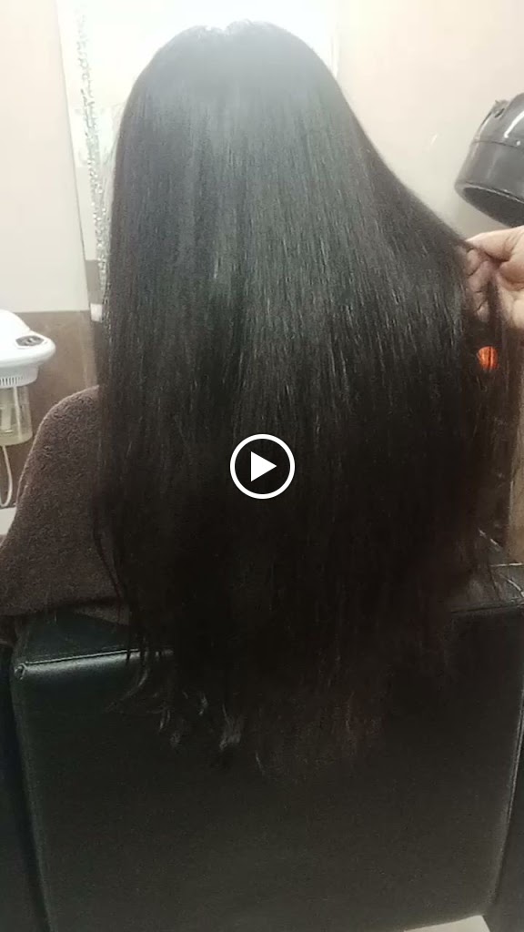 Curls And Cheeks Salon