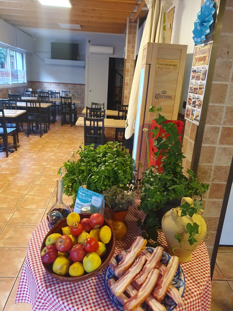 Bar restaurante Los Cazadores — Comida y bebida