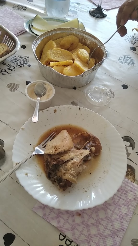 La Casa Del Pollo Asado — Comida y bebida