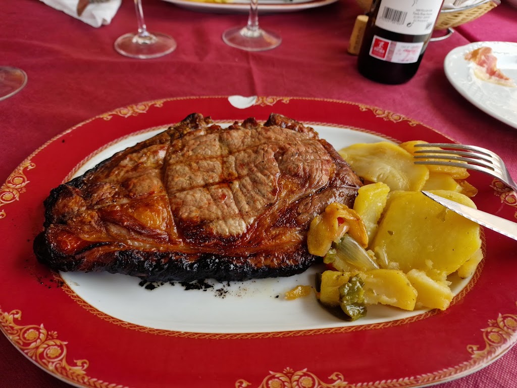 Meson De Carlos — Comida y bebida