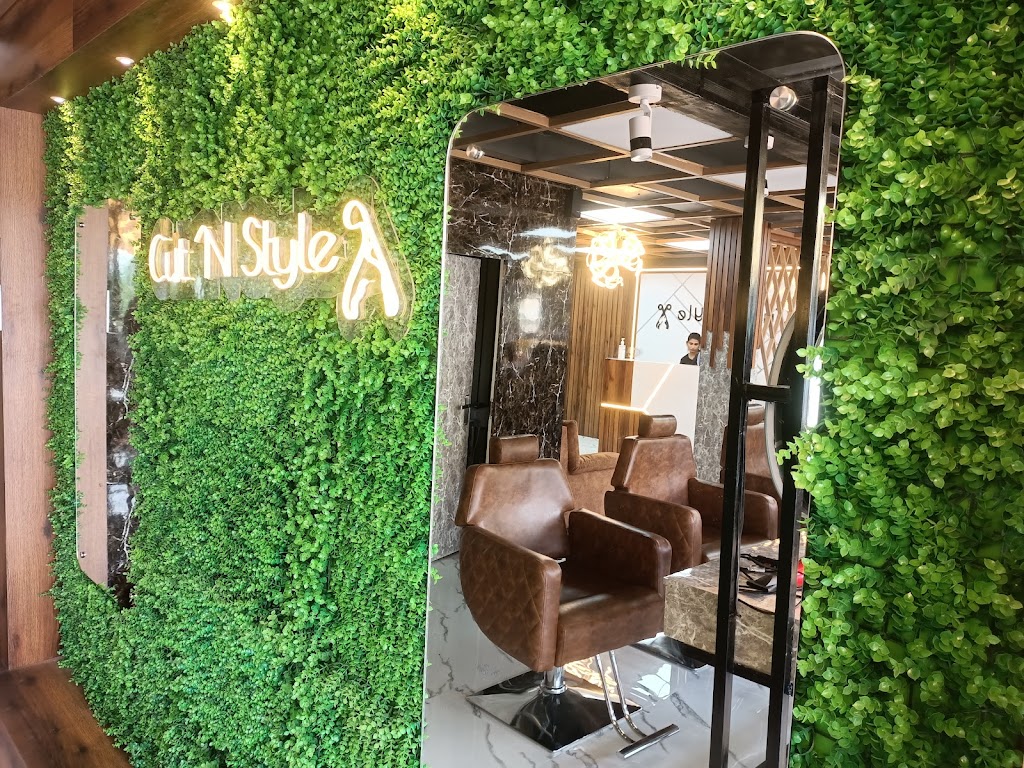 Cut N Style