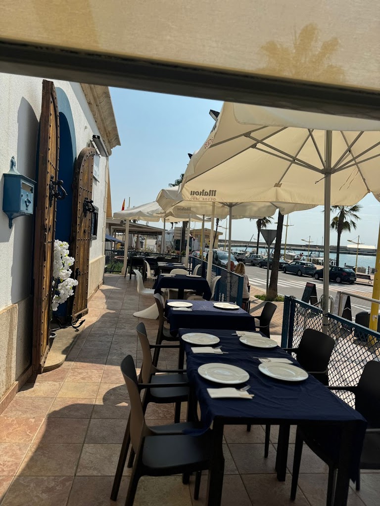 LOS PICAROS EN EL FARO — Ambiente