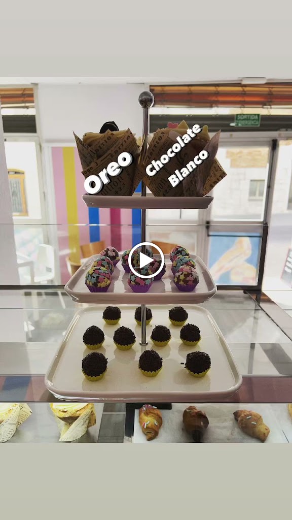 Carol Cafeteria — Videos