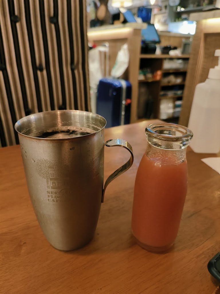 Second Floor 貳樓微風台北車站店 的照片