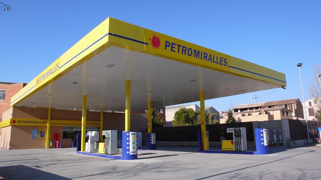 ES Petromiralles El Rec — Exterior