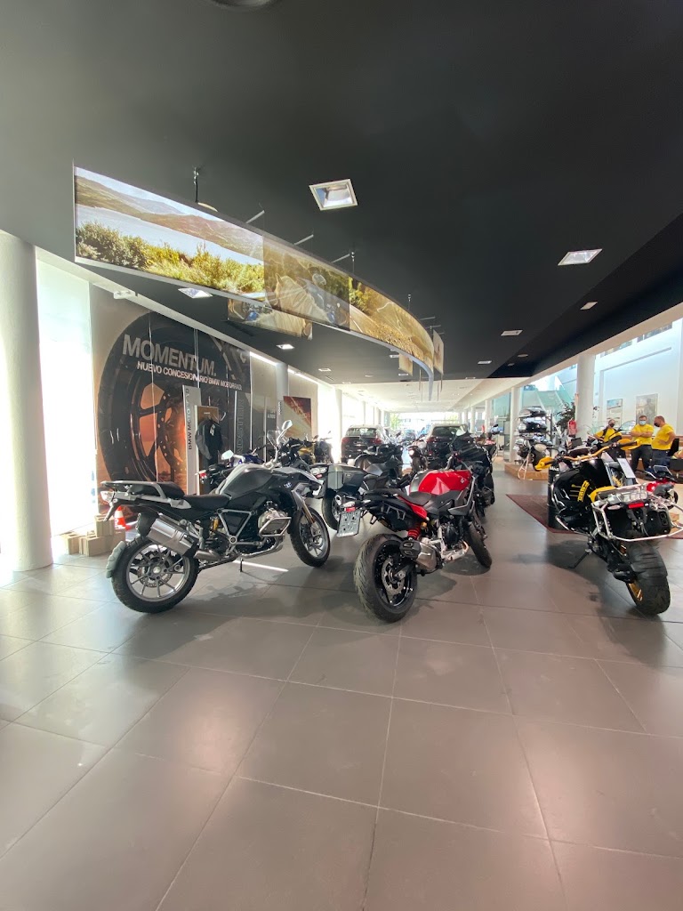 BMW Momentum - Ciudad Del Automovil — Interior
