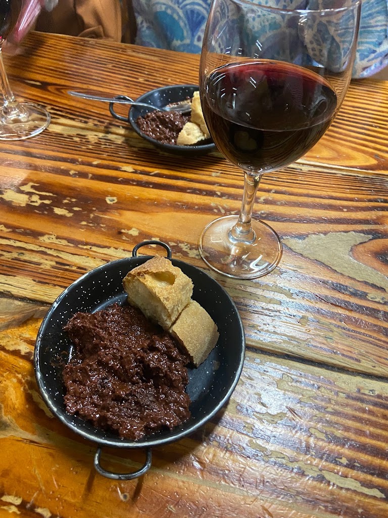 El Besugo — vino tinto
