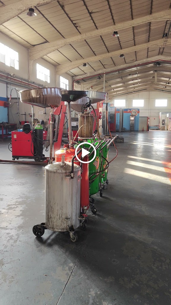 Johnnie Pyston - Alquiler de boxes de mecanica y taller mecanico — Videos