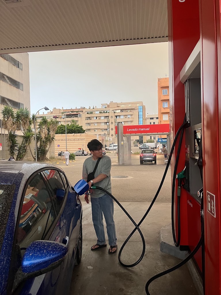 Estacion de servicio Cepsa — Surtidor de combustible