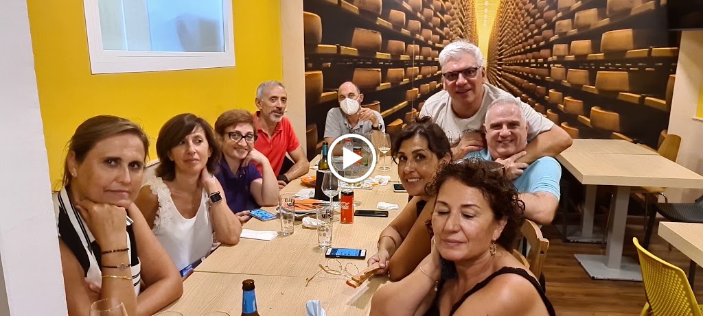 La formatgeria de Sitges — Videos