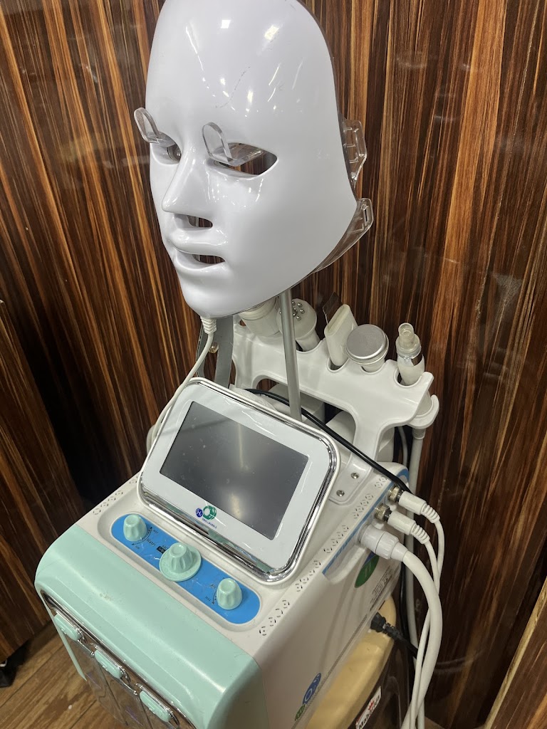 Unique Salon And Spa Unisex Best Salon In Dronagiri Uran