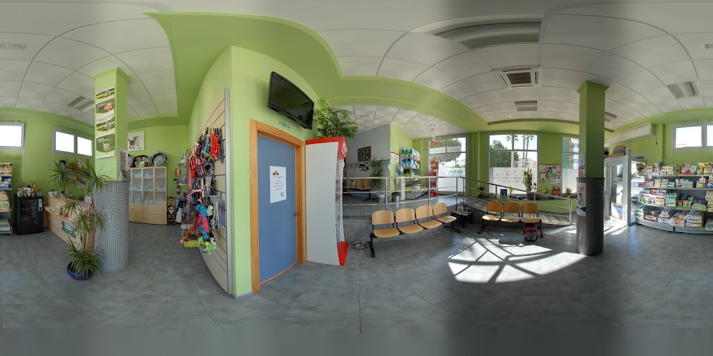 Clinica Veterinaria Axarquia — Street View y 360deg