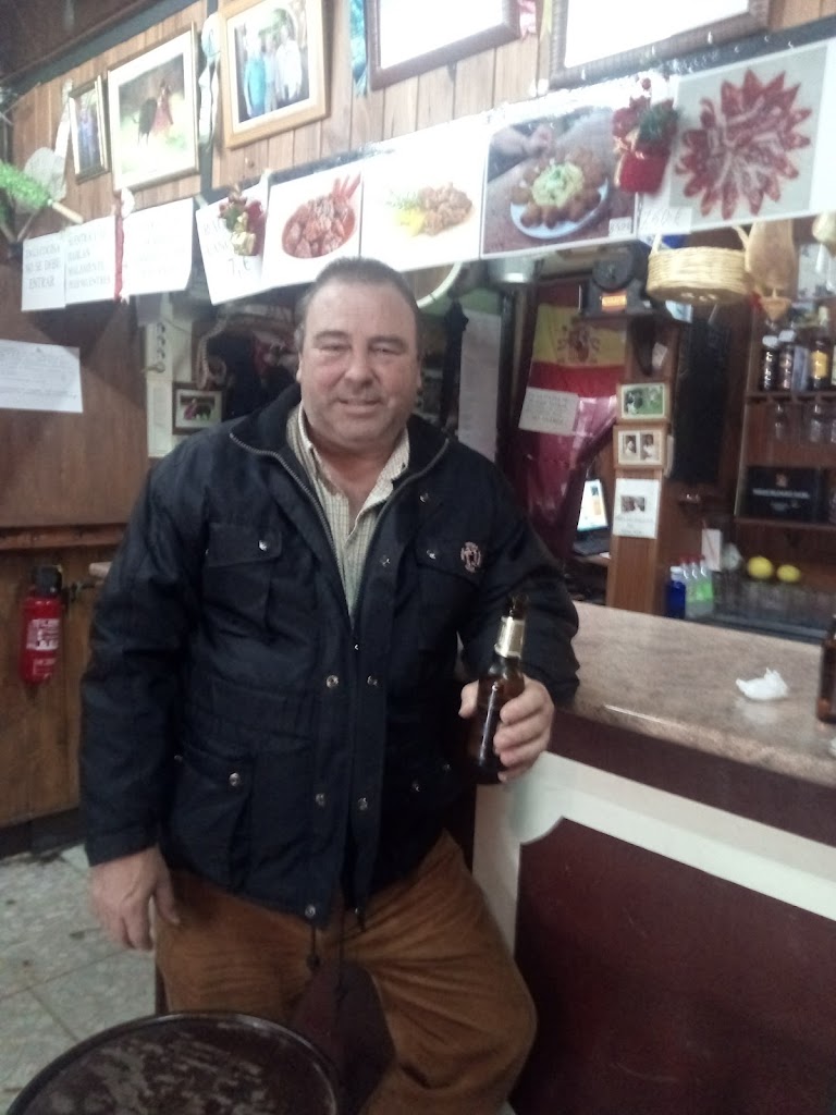 Taberna La Media Chica — Bar