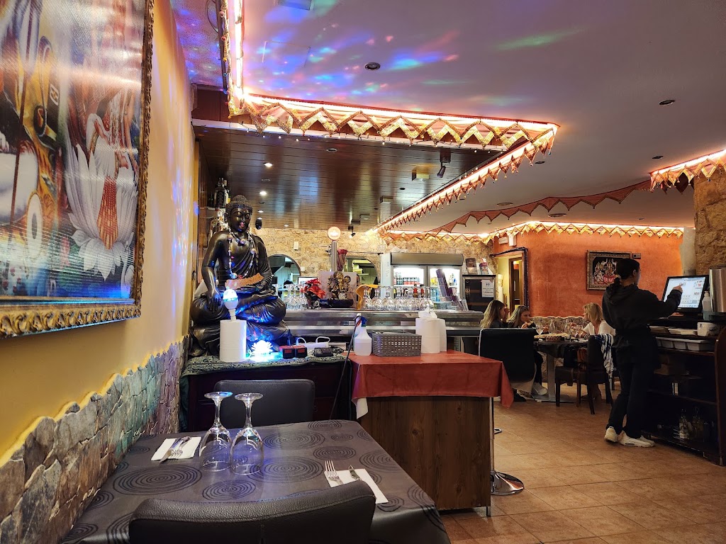 Restaurante Kathmandu Ibiza — Ambiente