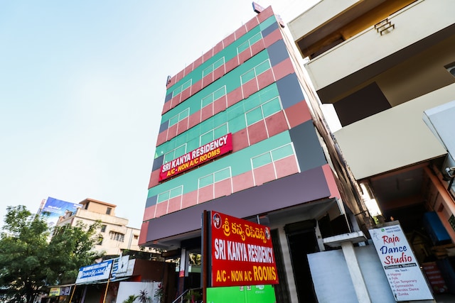 Oyo 68631 Srikanya Residency