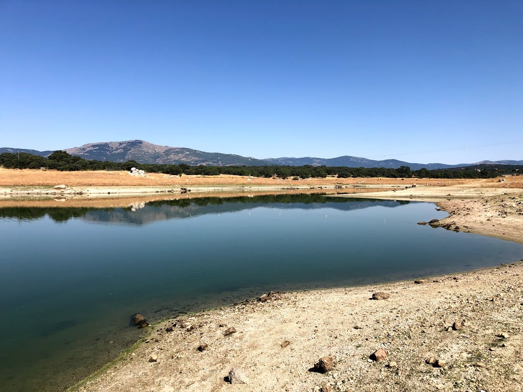 Aparcamiento Del Embalse De Valmayor