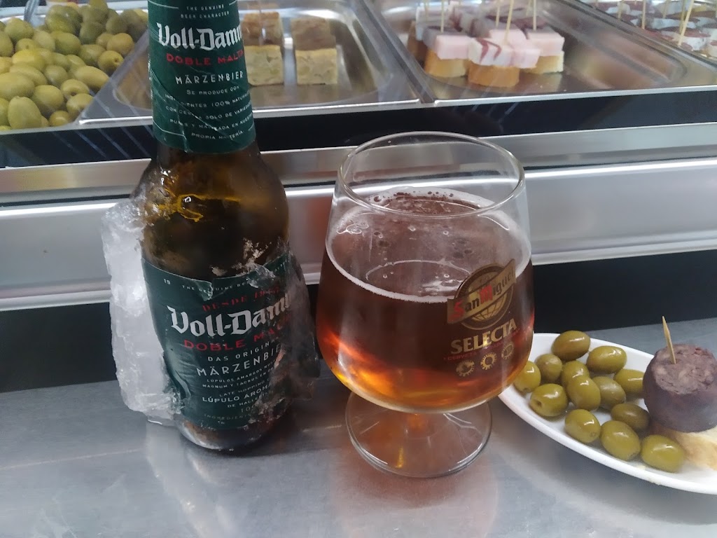 Bar Castillo — Comida y bebida