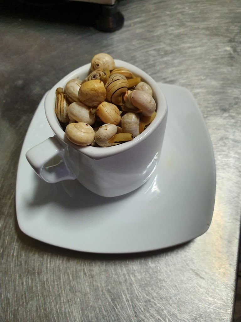 Cafe Bar Antonio — Comida y bebida