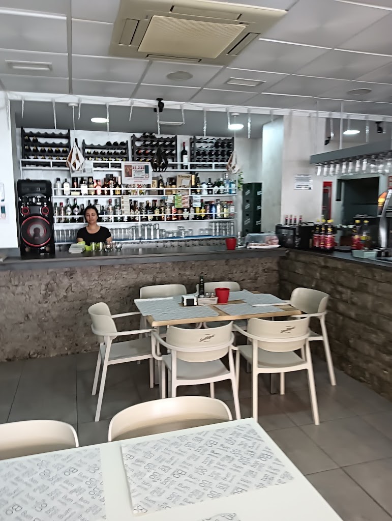 Gastrobar La Roca — Ambiente