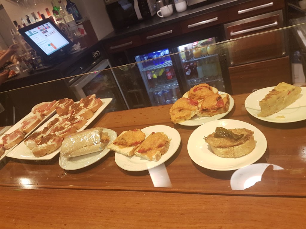 Bar La Juli — Comida y bebida