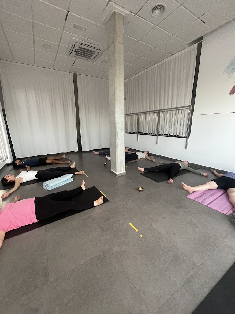 Estudio 108 - Clases de Yoga — Del propietario