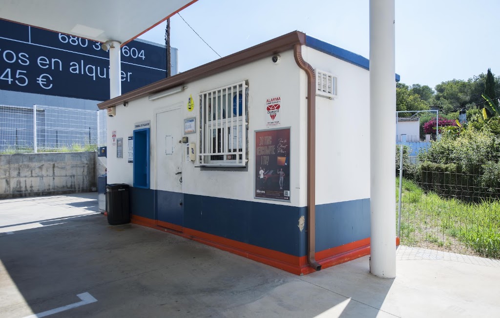 Gasolinera Nieves Sitges — Del propietario