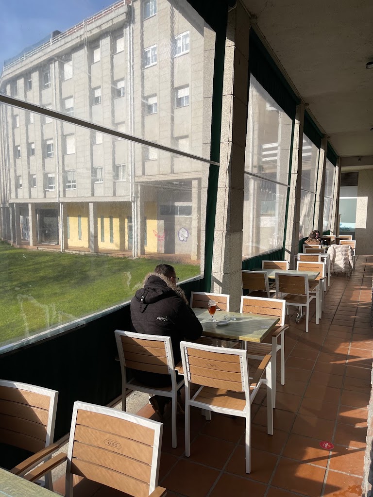 RESTAURANTE CAFETERIA ZAS — Ambiente