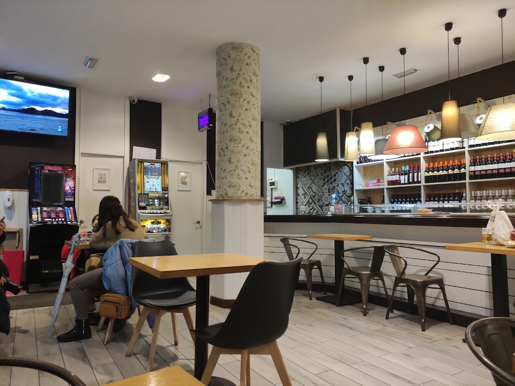 Cafe La Brujula