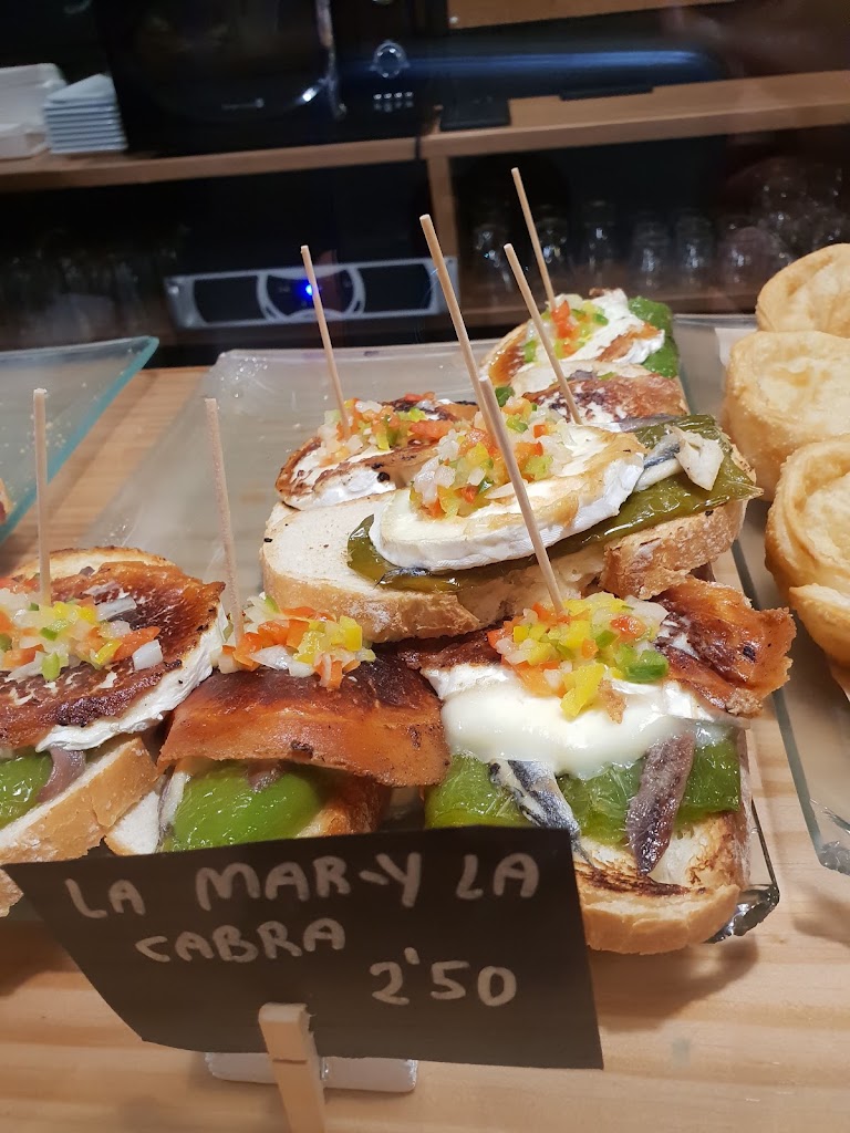 Cafeteria Lobo Jack — Comida y bebida