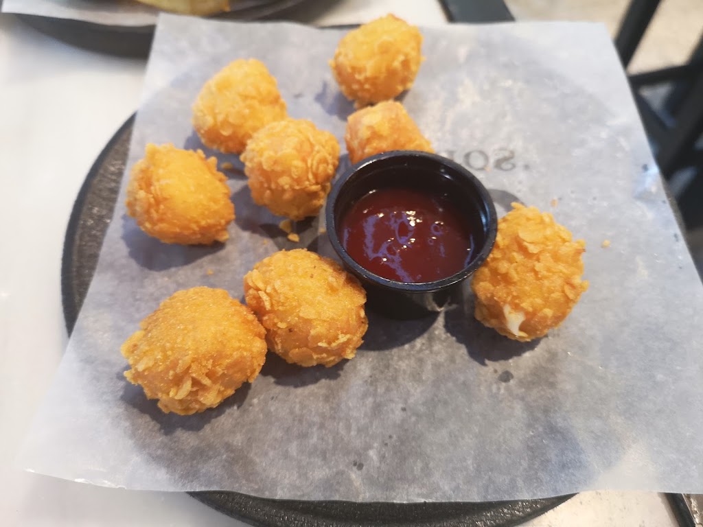 100 Montaditos Ecija — Comida y bebida