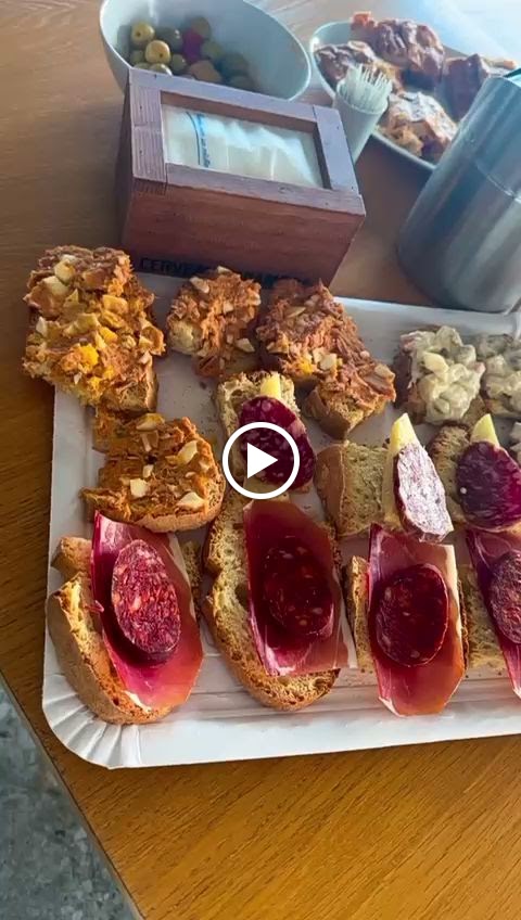 Restaurante La fabrica de Valcarce Villaobispo — Videos