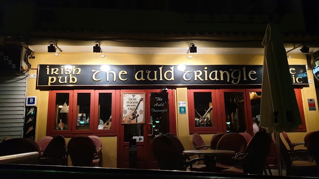THE AULD TRIANGLE