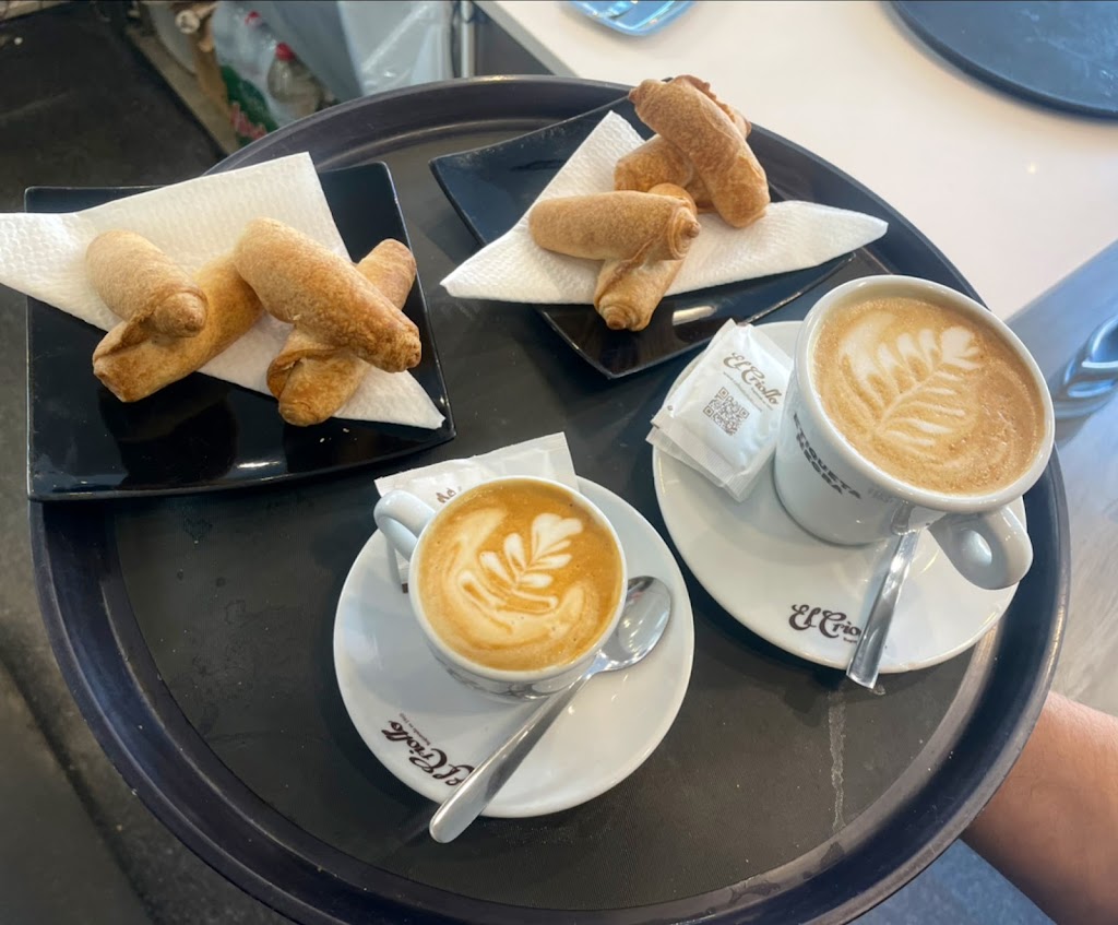 Cafeteria Martina — Comida y bebida