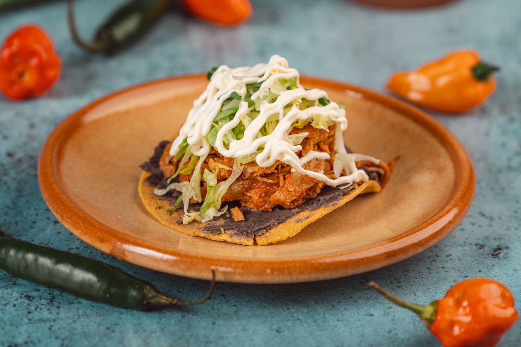 Flama *cantina mexicana* — Comida y bebida