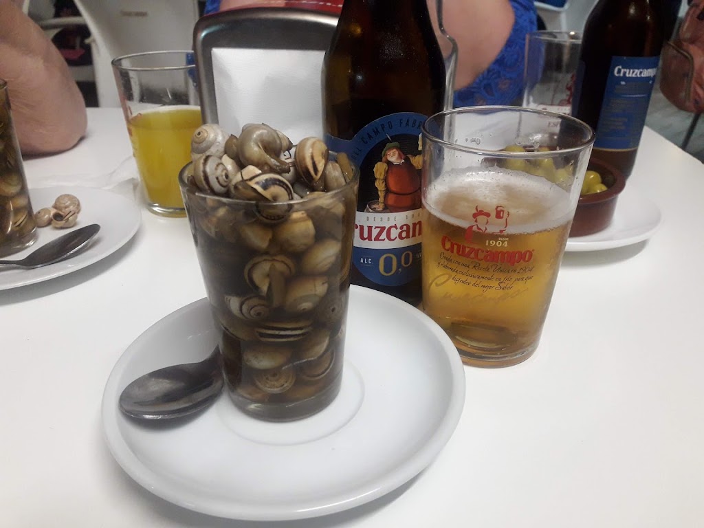 Bar Los Caracoles — Comida y bebida