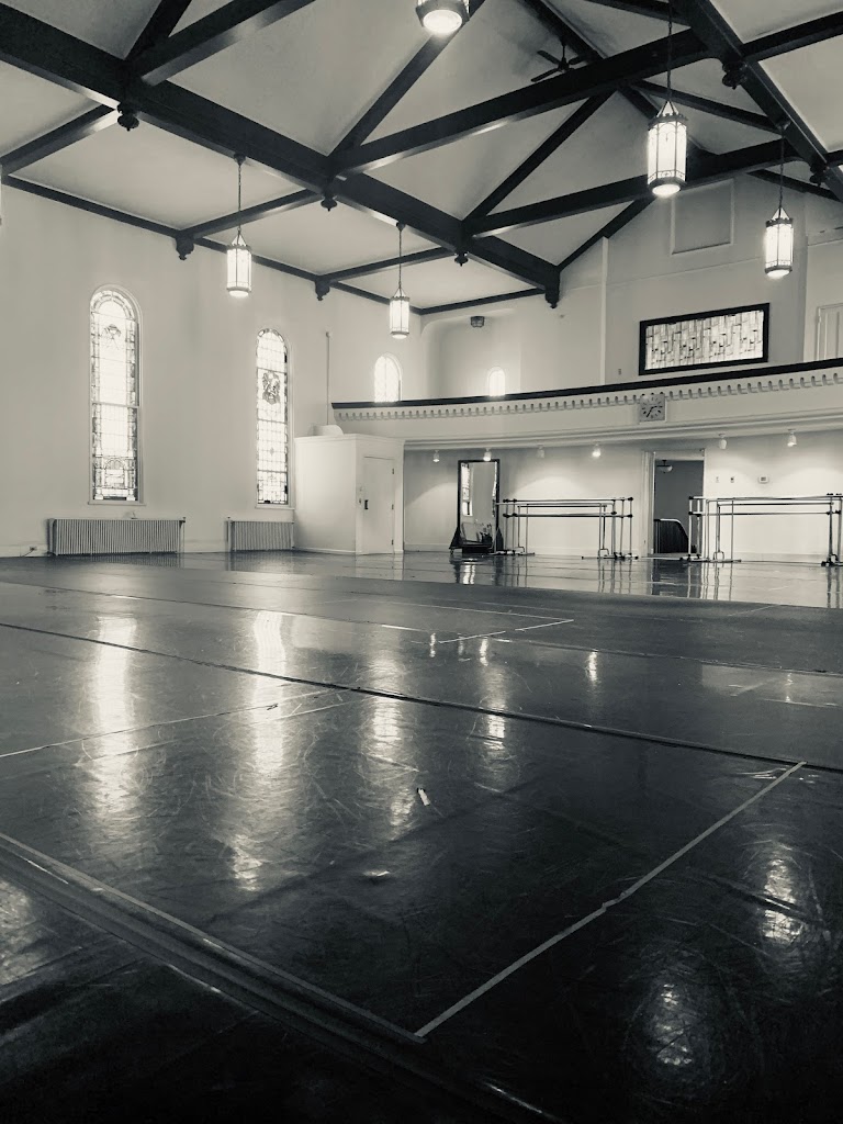  Thomas School of Dance