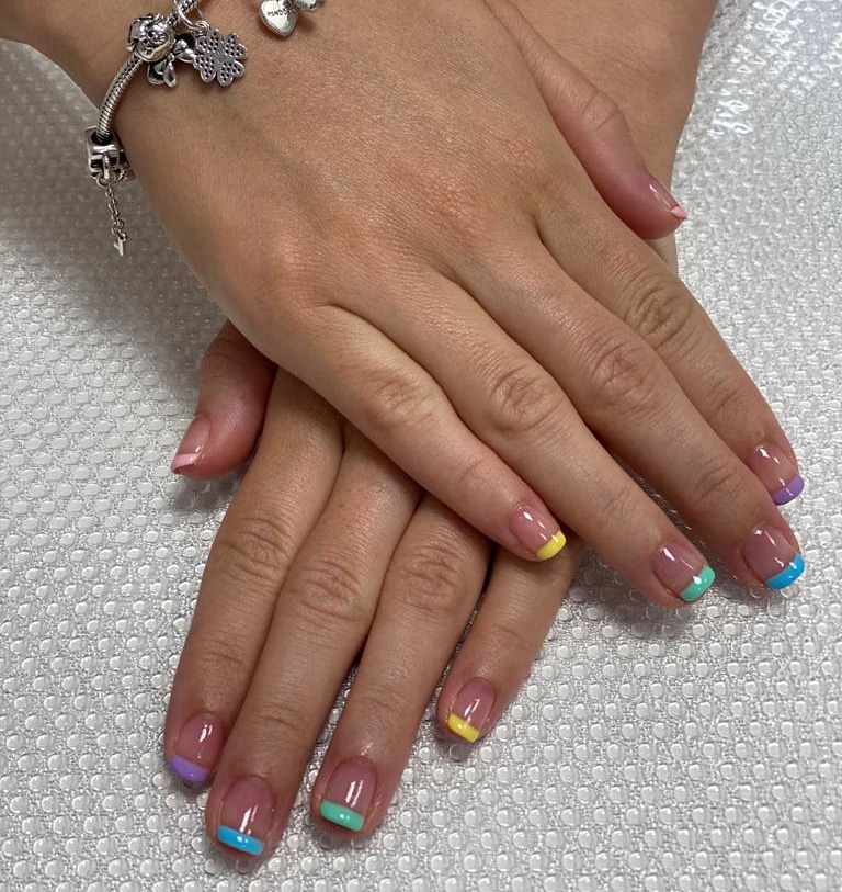 SEI BELLA — Manicura
