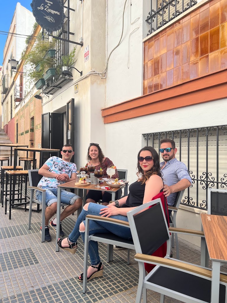 Cafeteria Cueva de la Zarzamora — Ambiente