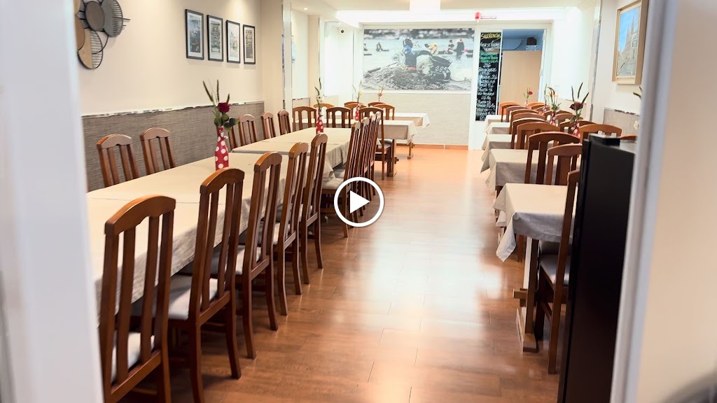Cafe Restaurante Raxoi — Ambiente