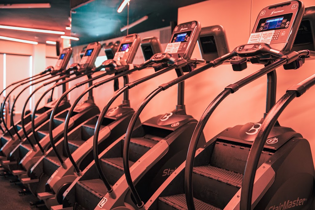  BÜNDA WOODLAND HILLS