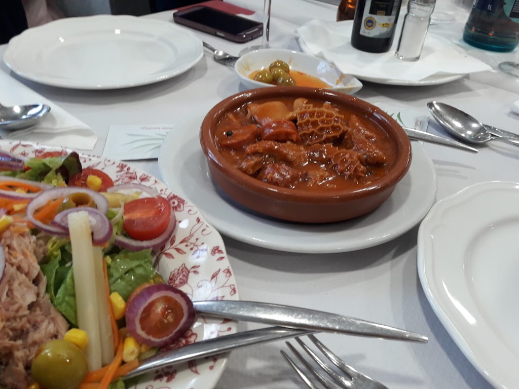 Restaurante La Tertulia — Comida y bebida