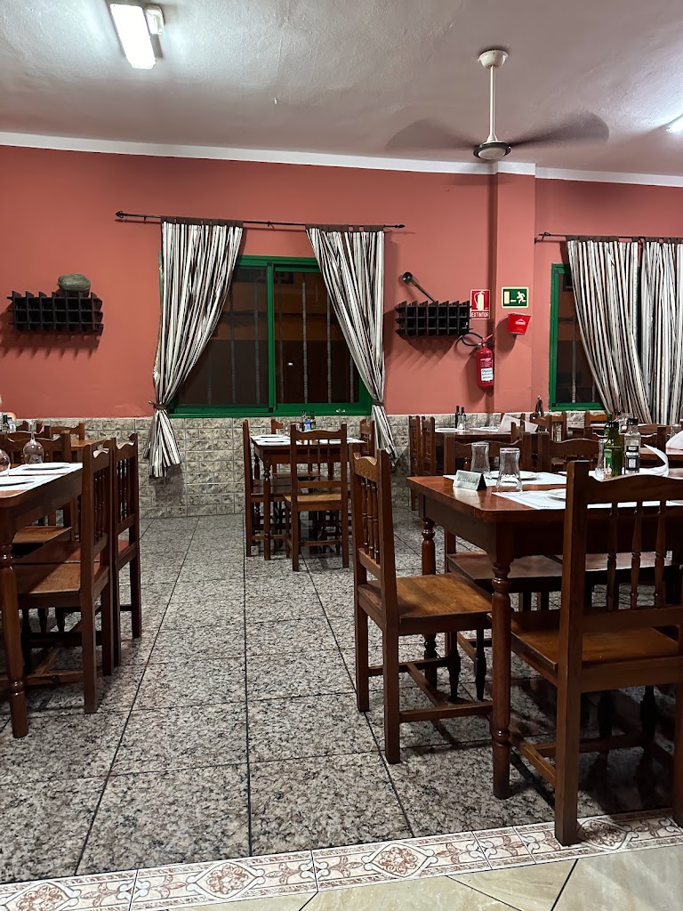 Restaurante asador .La Barrica . comida tipica