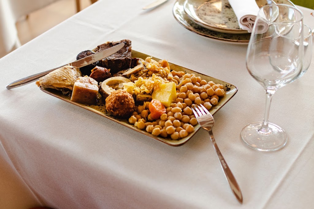 Restaurante Tres Claves — Comida y bebida
